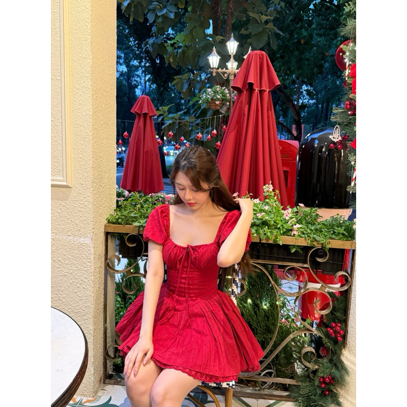 Molly dress - เดรสสซาซิสลายดอกพองๆ
