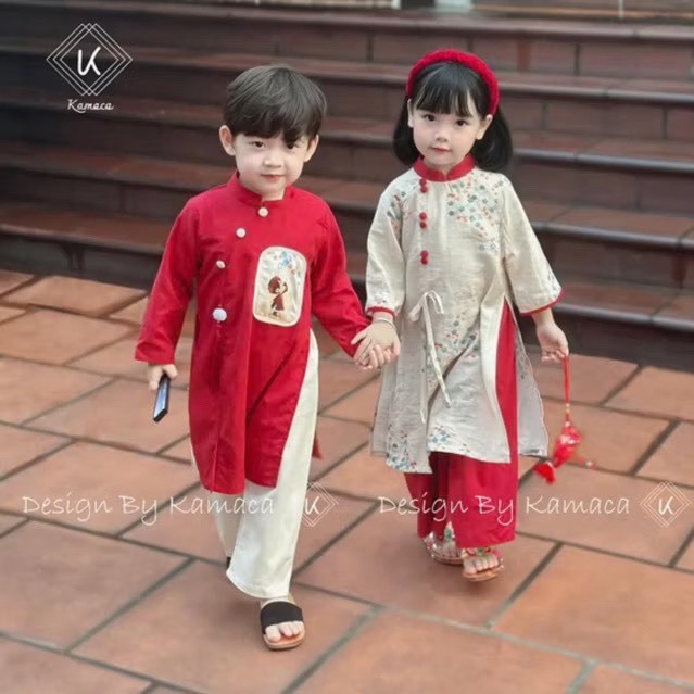 [รวมกางเกง] คู่รัก ao dai สําหรับเด็กชายและเด็กหญิง, Tet ao dai ทันสมัยพร้อมพู่สําหรับเด็กชายและหญิงตั้งแต่ 7-17kg [CT24]