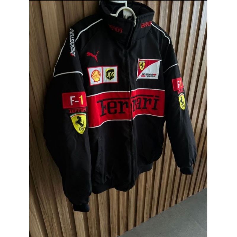 เสื้อแจ็คเก็ตสีกากี ฉ1 เฟอร์รารี ซับในผ้าฝ้าย 3 ชั้น พร้อมโลโก้ปัก