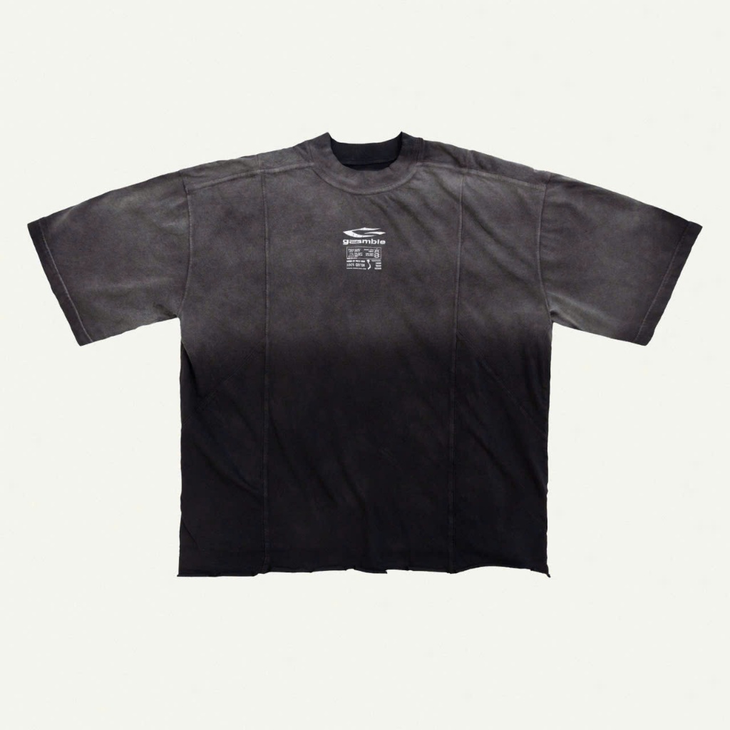 Care LABELS / เสื้อยืดแขนสั้น Boxy Fit / GAMBLE WORLDWIDE