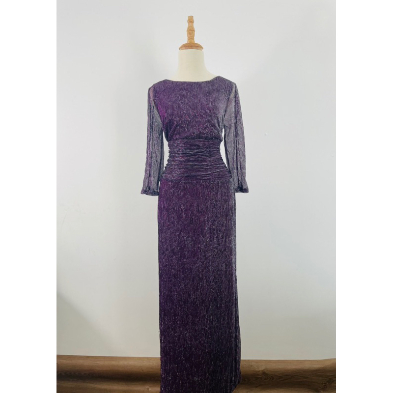 ชุดราตรีดีเยี่ยม XScape