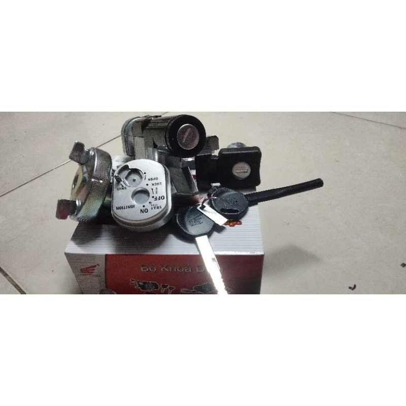 ชุดล็อคไฟฟ้ารถยนต์ Lead 110 รหัส SE1