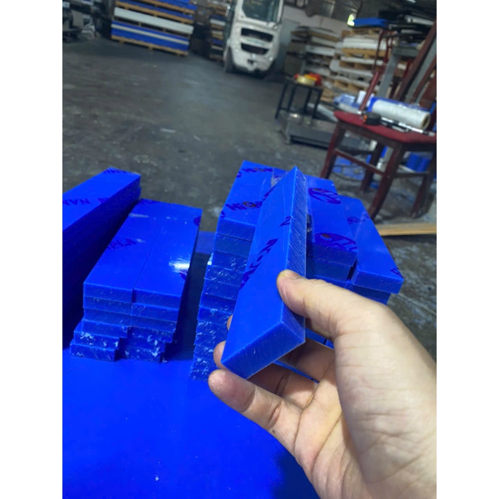 สีเขียวเกาหลี MC Nylon พลาสติกแผ่น 15x60x205 มม. สําหรับการประมวลผลทางกล