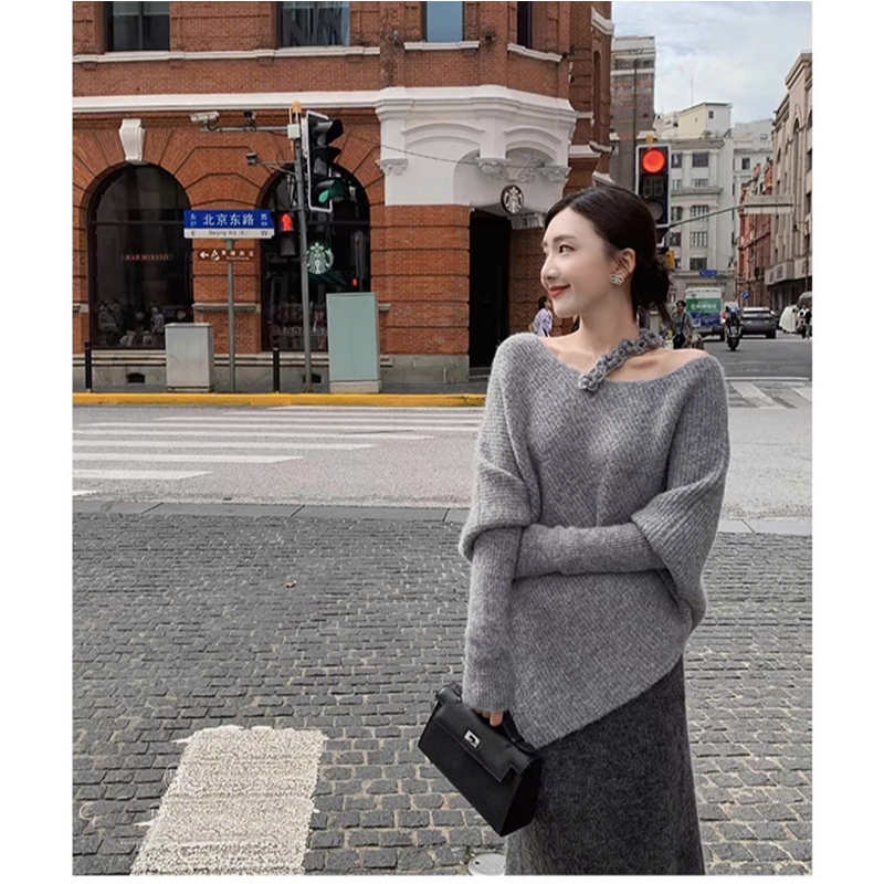 เสื้อสเวตเตอร์แขนค้างคาวปิดไหล่ลายดอกไม้สไตล์เลดี้หรูหรา Al0040 - Yanmy888