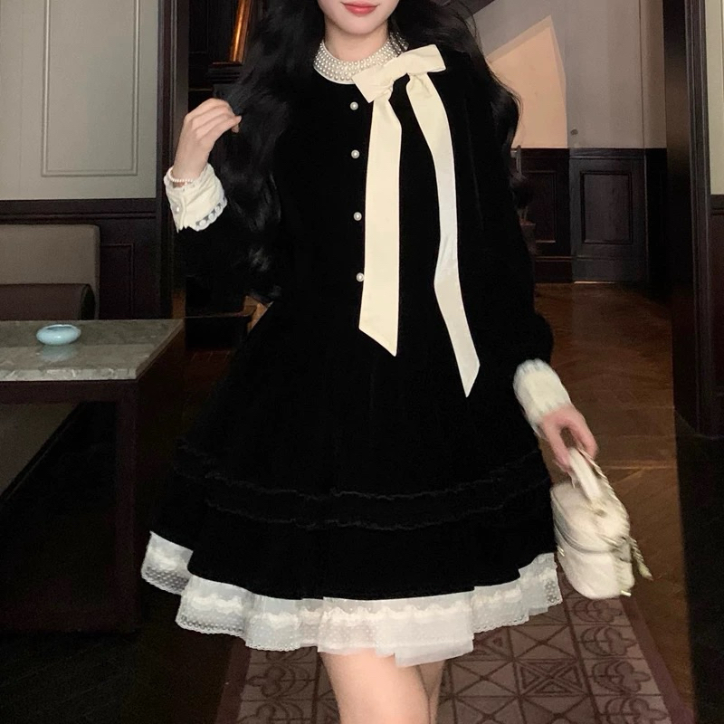 เดรสปาร์ตี้ผู้หญิงไซส์ใหญ่แขนยาวกํามะหยี่สีดําผูกโบว์สุดหรูมาแรง 2024
