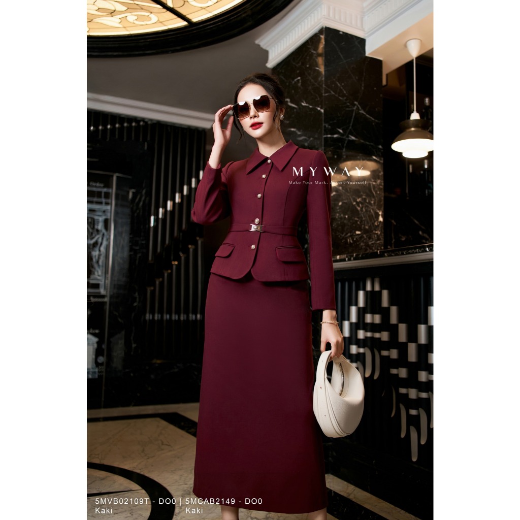MY WAY ชุดเสื้อกั๊กกระโปรงทรงเอสีกากีผู้หญิงคอปกเยอรมันและเข็มขัดหรูหรา 5MVB02109T - 5MCAB2149 - DO0