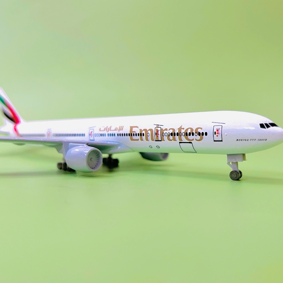 BOEING 777-300ER ยี่ห้อ "AMEIRATES AIRLINES" โลหะคุณภาพสูง MODEL 1:400 SCALE 20CM