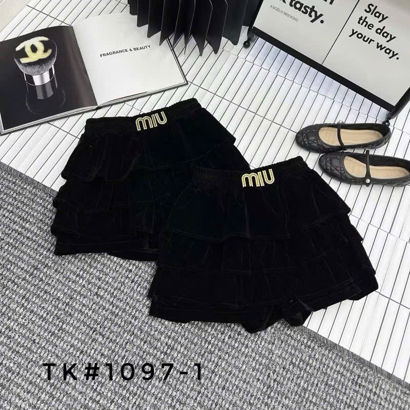 Mi.u กระโปรงกํามะหยี่ปักฉัตร กระโปรงจับจีบสั้น CV1097 - NhiNhi Shop