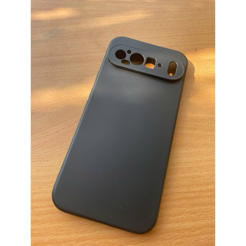 Google Pixel 9, Pixel 9 Pro, Pixel 9 Pro XL เคสยืดหยุ่น (สีดํา) พร้อมช่องเจาะตาเพื่อปกป้องกล้อง