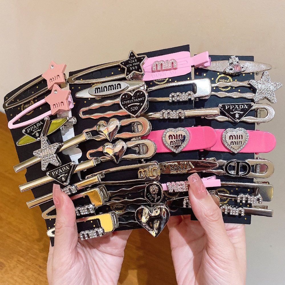 ชุดคลิปหนีบตัวอักษรหลังคา 7 ชิ้น y2k Korean Hottrend Style Sweet Candy