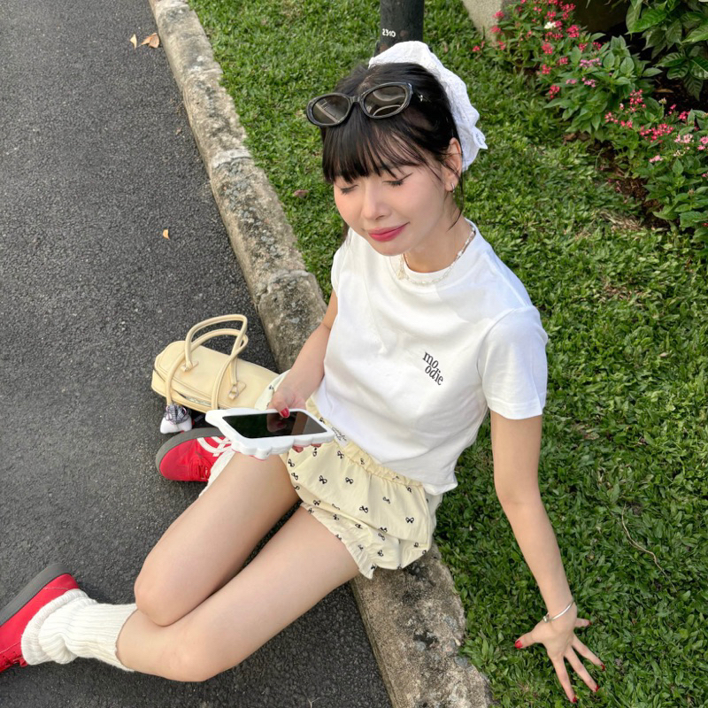 โลโก้ Baby Tee basic Moodie พิมพ์ลายผ้าฝ้าย 100% | แบรนด์ Moodie