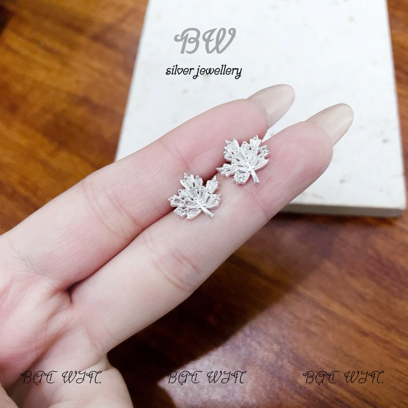 (WIN SILVER) BW53 ต่างหูเงินระดับไฮเอนด์รูปใบเมเปิ้ลหรูหรา