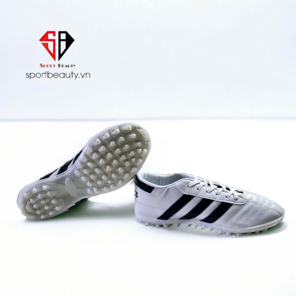 รองเท้าฟุตบอลพลาสติก CT3 SOLES (ถุงเท้าฟรี)