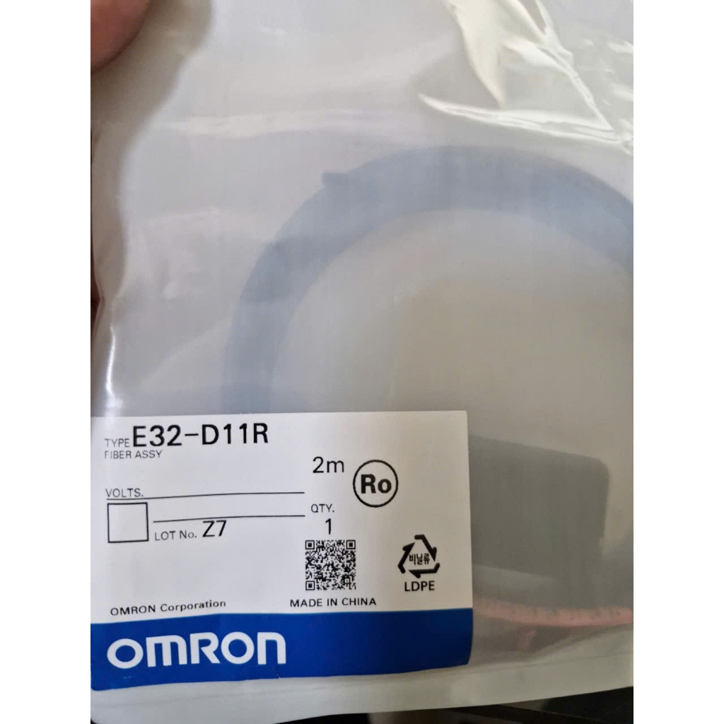 เซ็นเซอร์ Omron E32-D11R E32-T11R