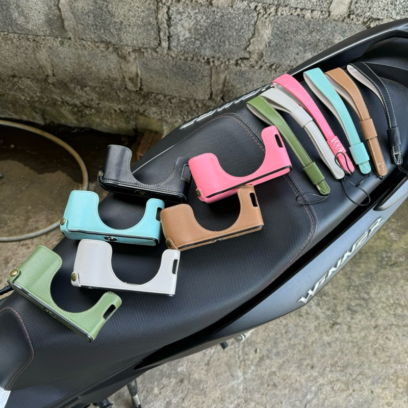 Fujifilm X100V, X100VI เคสหนังครึ่งเคส - รุ่นใหม่ พร้อมสายรัดข้อมือฟรี