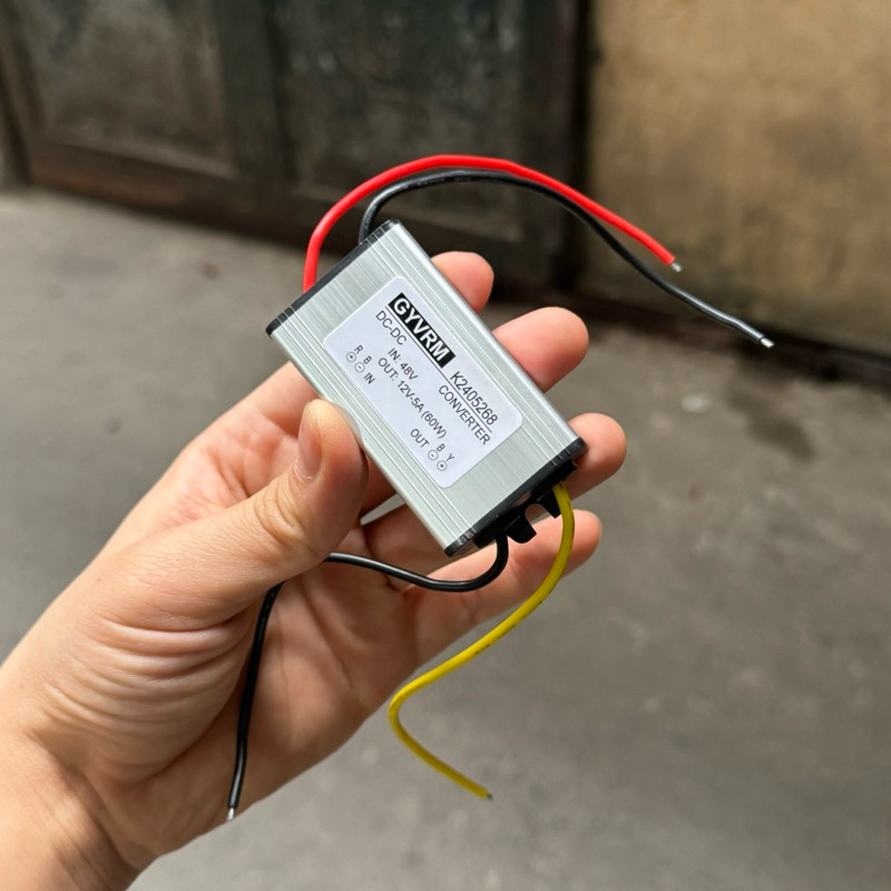 เครื่องลดแรงดันไฟฟ้าพลังงานแสงอาทิตย์ DC 48V เป็น DC 12V 5A