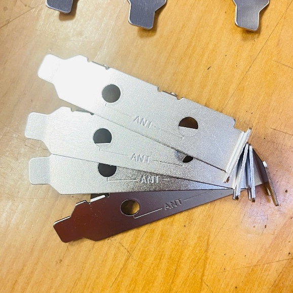 จุก PCI-E แบบสั้นและต่ําสําหรับการ์ดเคส wifi แคระ, Asus PCE-AX3000, AX210, AX200...