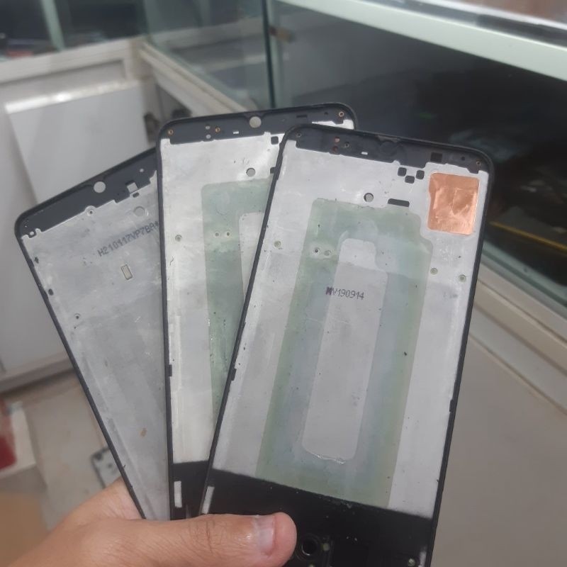 กรอบรองรับหน้าจอ Samsung A20 รุ่นเก่าของแท้