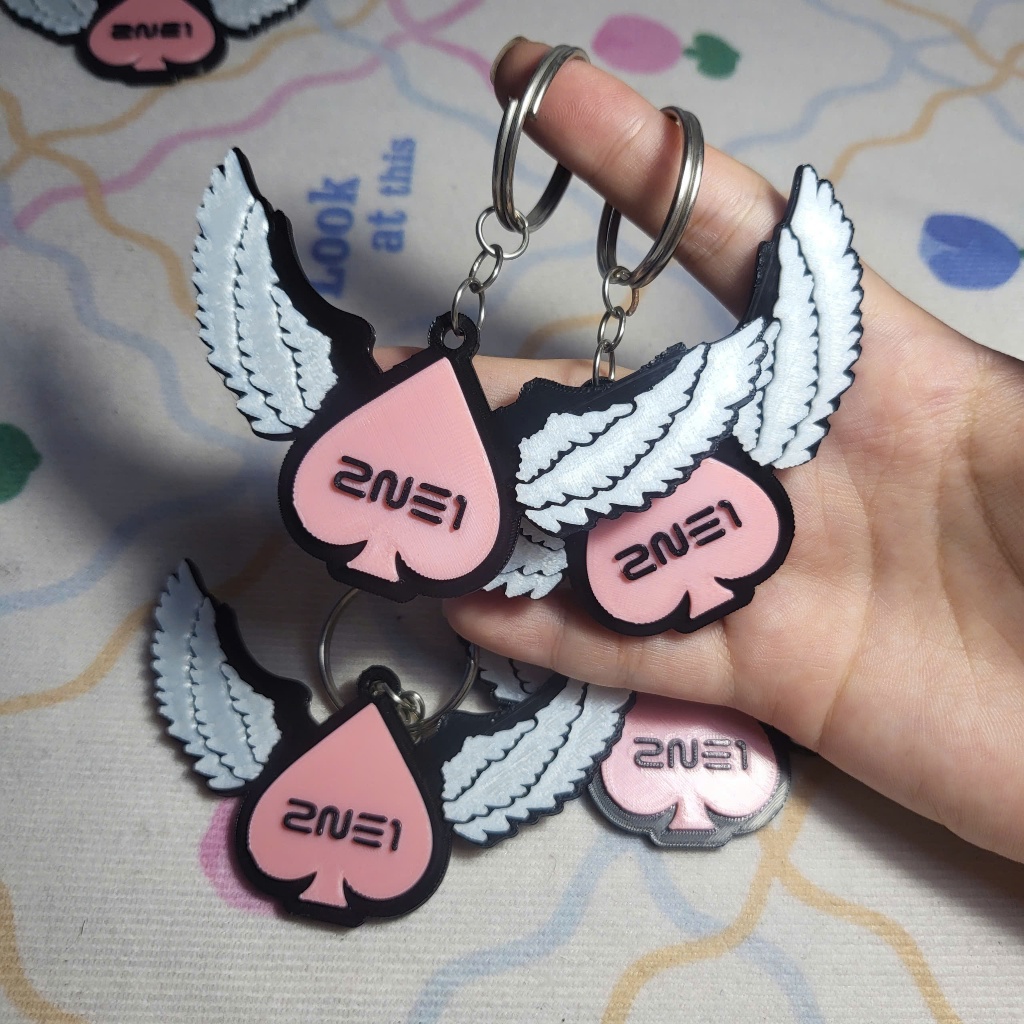 พวงกุญแจ 2NE1*******
