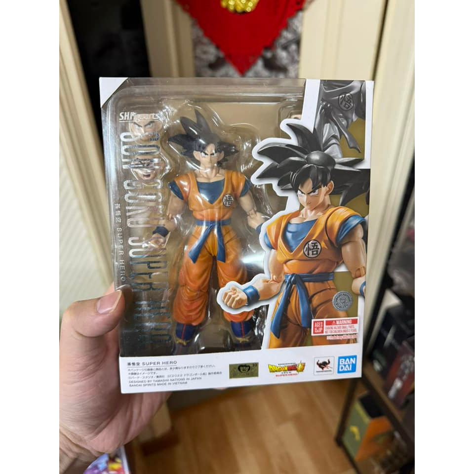 SHF โมเดล Dragon Ball Son Goku (ซูเปอร์ฮีโร่)