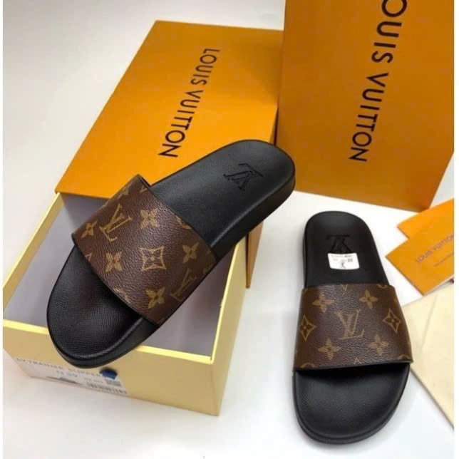 LV เลเวล รองเท้าแตะสายไขว้สําหรับผู้ชายและผู้หญิงแฟชั่นระดับไฮเอนด์หนังส่งออกล่าสุด2025