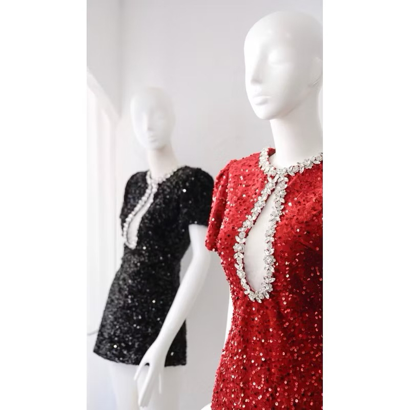 SA VkyStore มีไซส์ใหญ่ เดรสกํามะหยี่เข้ารูป A-Line 2 สี ดํา แดง Dih Da คอลึก