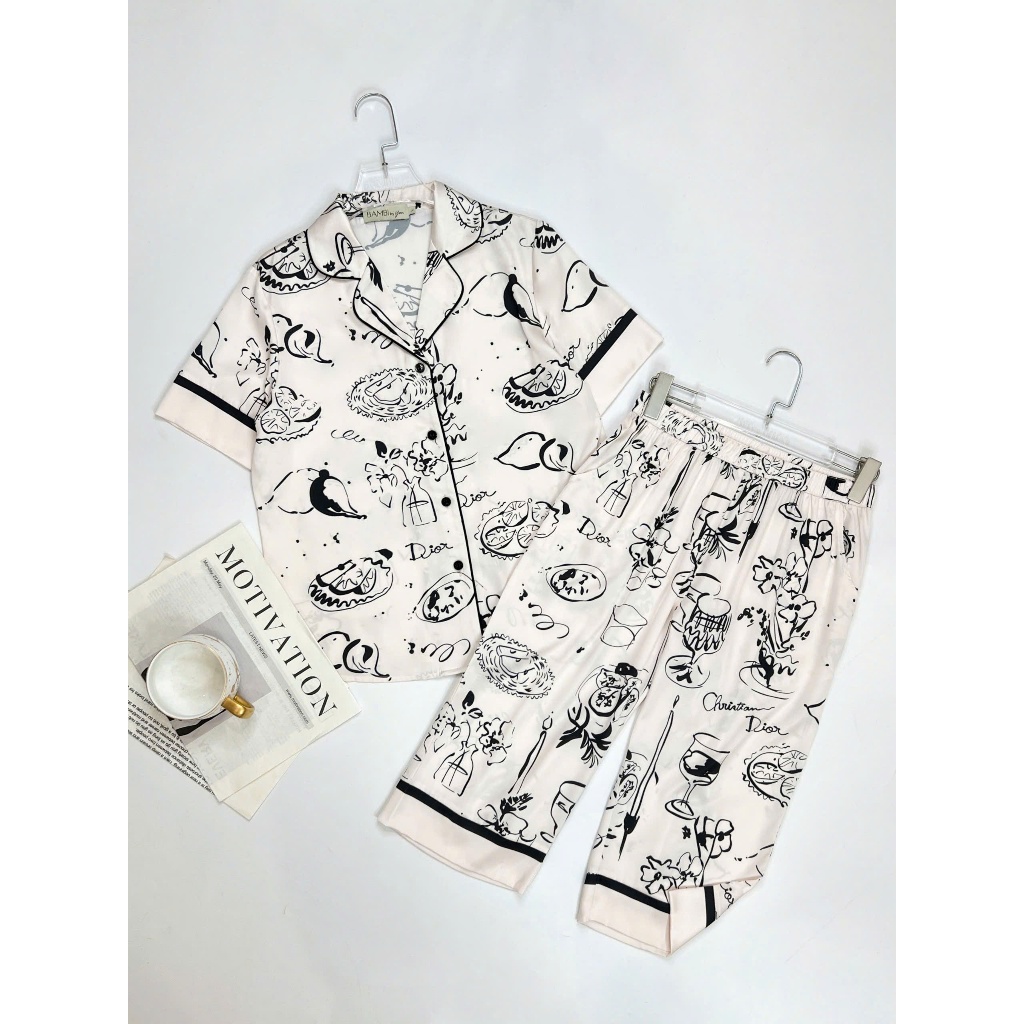 Bambi by yen ชุดผ้าไหมยาวปานกลาง เสื้อคอปก ลายชุดนอน M1300 - BB540