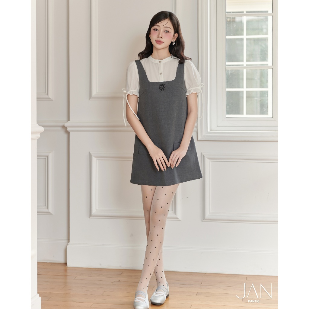 FDP33578 - เดรสสตรีทผ้าลินินทรงหลวมคอเหลี่ยมปักลายและกระเป๋าพนัง - JAN by PANTIO (ไม่รวมเสื้อ)