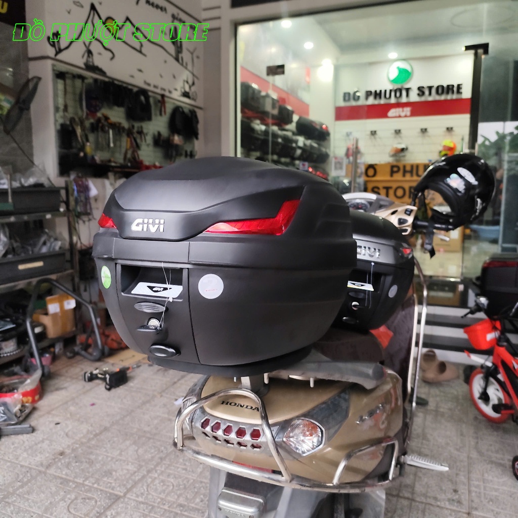 ไฟท้าย Givi B27NX ของแท้ (27L) สําหรับรถตะกั่ว - รุ่นถังแห่งชาติ พร้อมฐาน 2 ปี