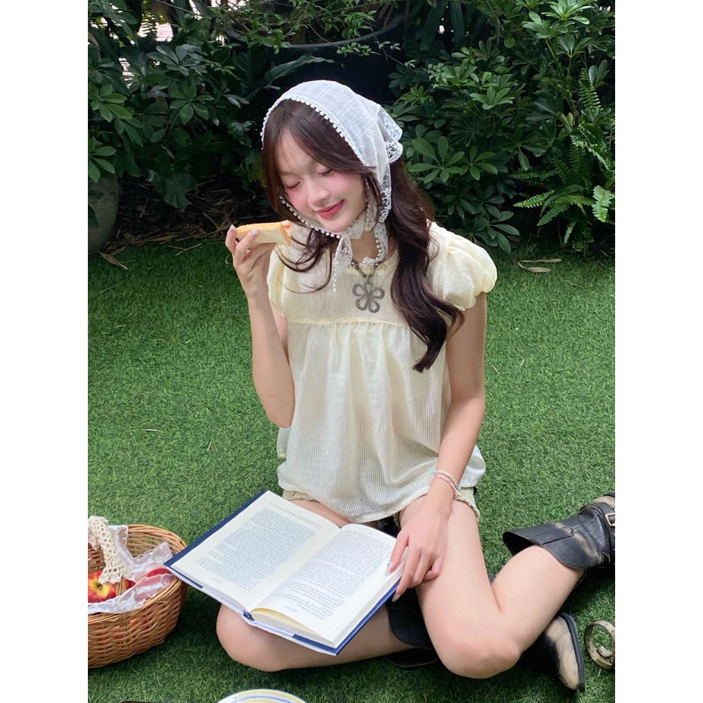 Moodie - PAMELA TOP | เบบี้ดอลล์ เสื้อแขนพองและคอกลมซีทรู