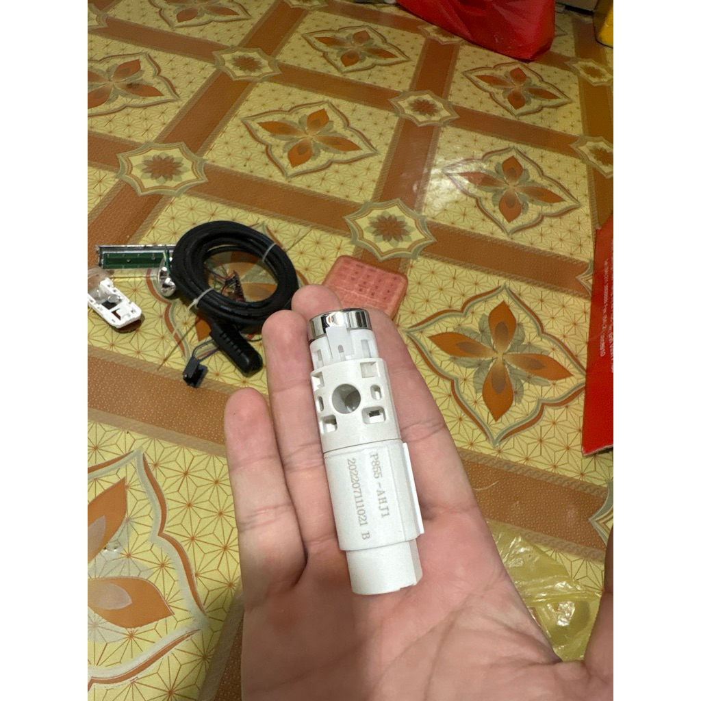 TC600VS TOTO HCH08N-TO1 หน่วยอบไอน้ําฝาชักโครก (ยาว 7,6ซม.; เส้นผ่านศูนย์กลาง 2ซม.)