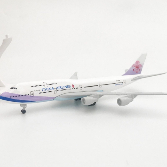 BOEING 747-400 จีน AIRLINES MOLDED WHEEL BODY METAL MODEL 1:400 SCALE