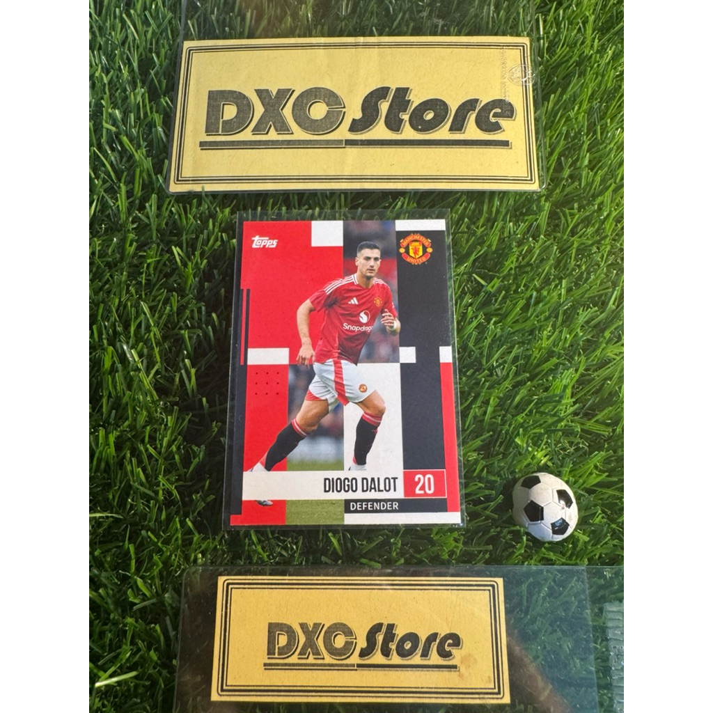 [ ของแท้ ] - TOPPS MANCHESTER UNITED TEAM SET 2025 - DIOGO DALOT