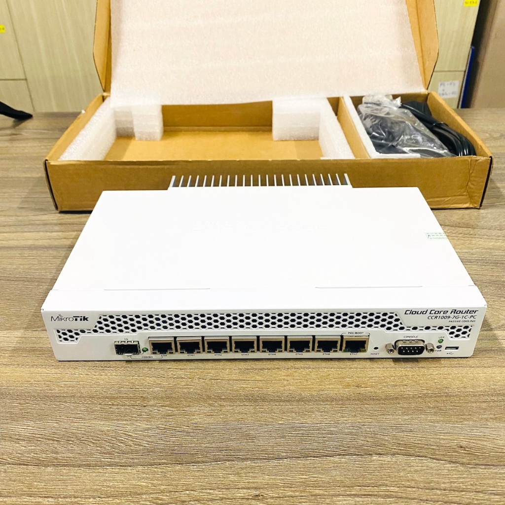 Mikrotik CCR1009-7G-1C-PC 7x Gigabit Ethernet Router, พอร์ต Combo 1x (SFP หรือ Gigabit Ethernet), CP