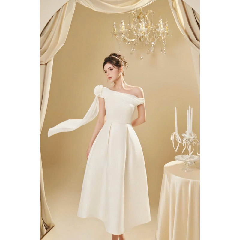 BECHIC White Off-Shoulder Party Dress – หรูหรา สง่างาม