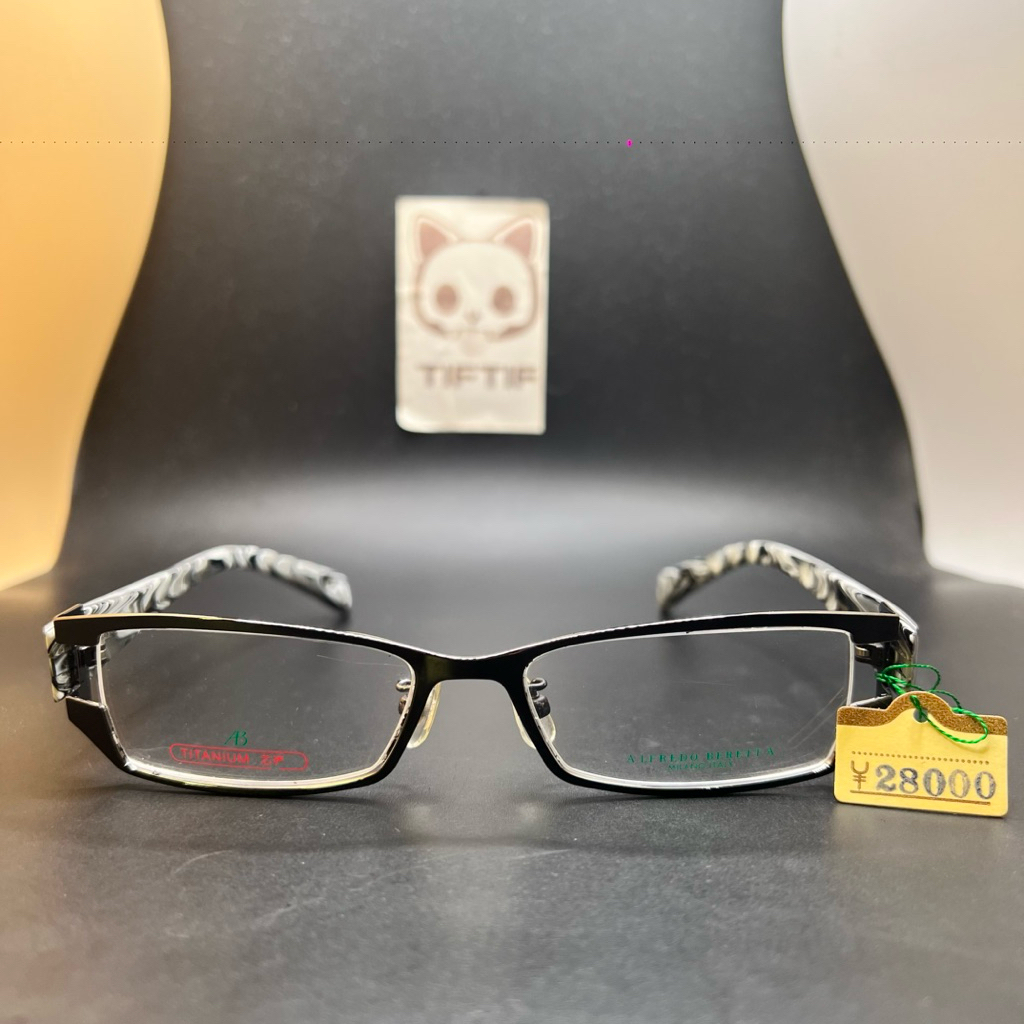 แว่นกันแดด Alfredo beretta Italian จาก Titanium [สินค้าแสดง]