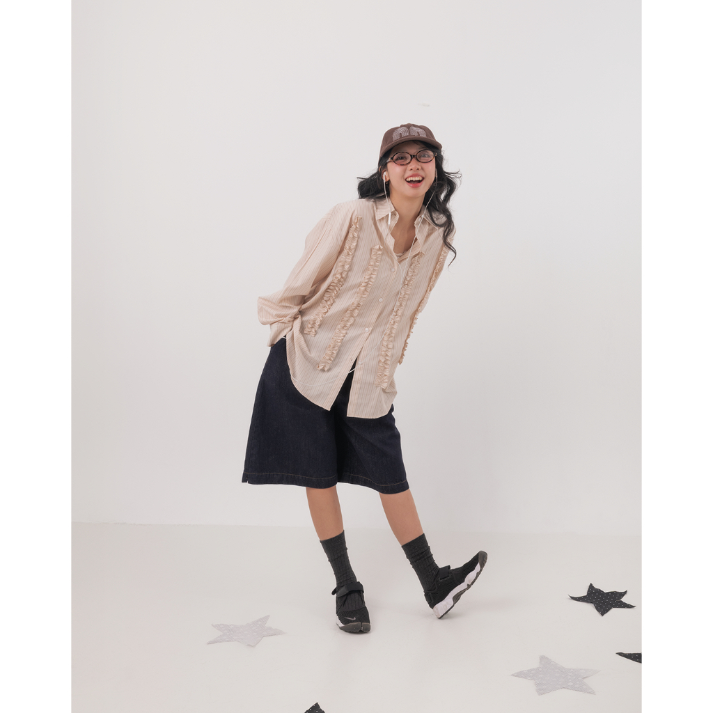 เสื้อเชิ้ตแขนยาวผู้หญิง NAKEDbyV เสื้อเชิ้ตลายทางเกาหลีสไตล์ RUFFLE SHIRT - รูปที่ 2