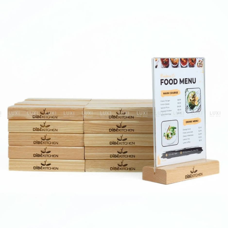 Mica Menu ขนาด A4, A5, A6 สําหรับตั้งโต๊ะพร้อมฐานไม้ที่ละเอียดอ่อนและมุมโค้งมน ฟรีโลโก้ ENGRAVING ON