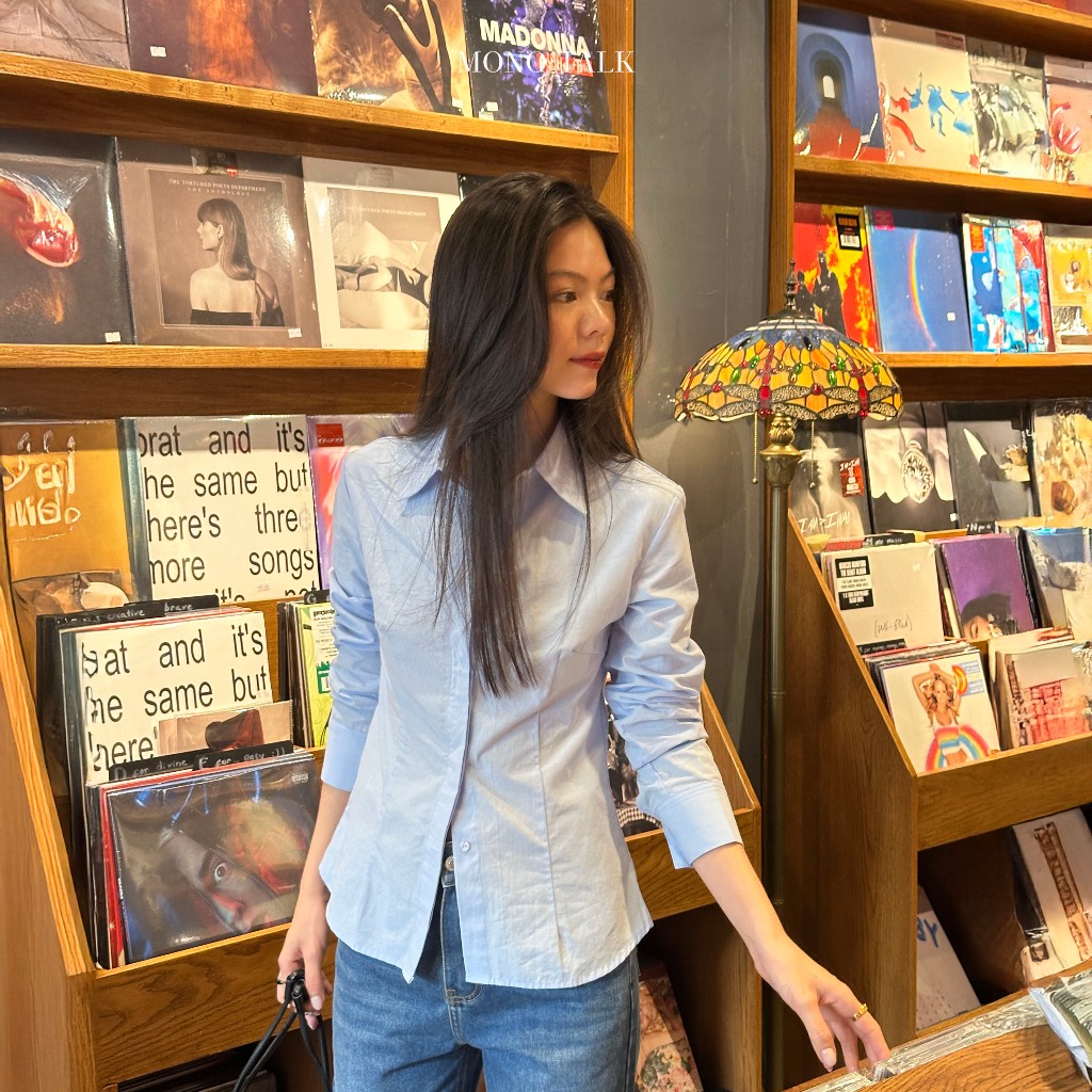 MONO TALK เสื้อเชิ้ตเข้ารูปเว้าเอว คอปกใหญ่ MOF25S-T10013TK