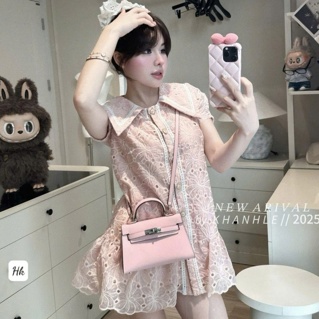 ชุดเดรสอ่อนโยน ชุดเดรส เบบี้ดอลล์ สีขาวคอระบายและแขนสั้นด้วยลูกไม้เน้นสไตล์เลดี้ไลค์ H264