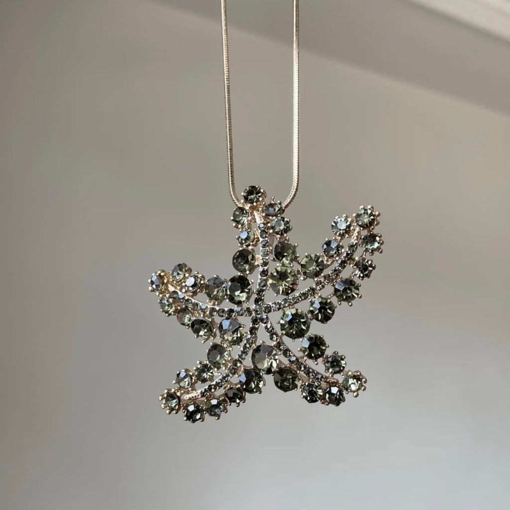 Echo Accessories สร้อยคอพร้อมจี้รูปดาวผู้หญิง พร้อมลูกปัดเต็ม