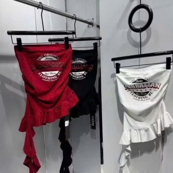 เสื้อเกาะอก PRINTED BREAST CUP BLOUSE WITH SCRATCHED BREASTS NEW lyie L2 q