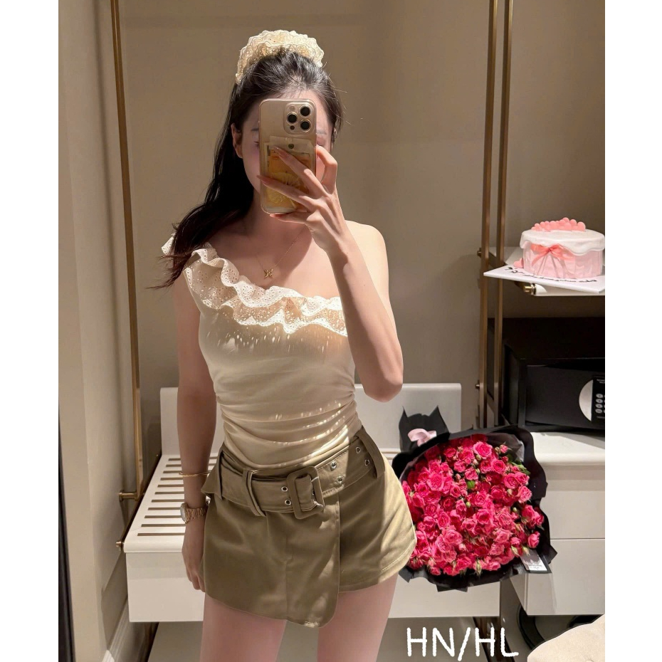 ชุดเสื้อผ้าสตรีสุดหรู ชุดท่อนบนและกระโปรง ชุดเสื้อปาดไหล่ LATEST MODEL มีระบายและ cv KD185 ระดับไฮเอ