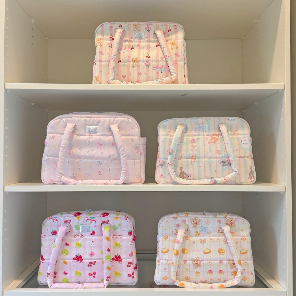 [AVAILABLE] กระเป๋าขนมปัง Carryme มีซิปและหลายช่อง ซับในผ้าฝ้าย ใส่ Ipad 13 นิ้วบนกระดาษ A4