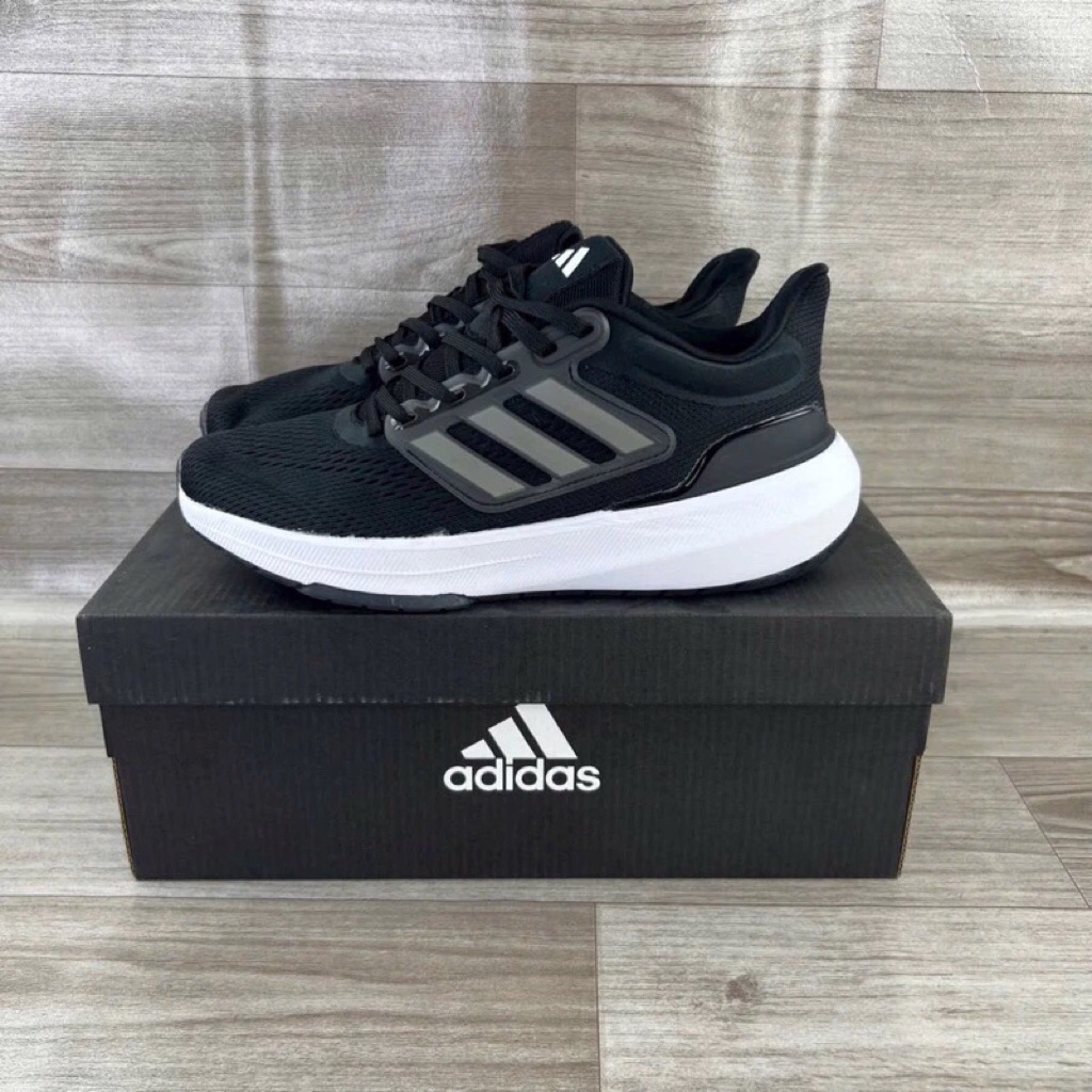 EQT Ultrabounce 2024 รองเท้าผ้าใบสีดําและสีขาว