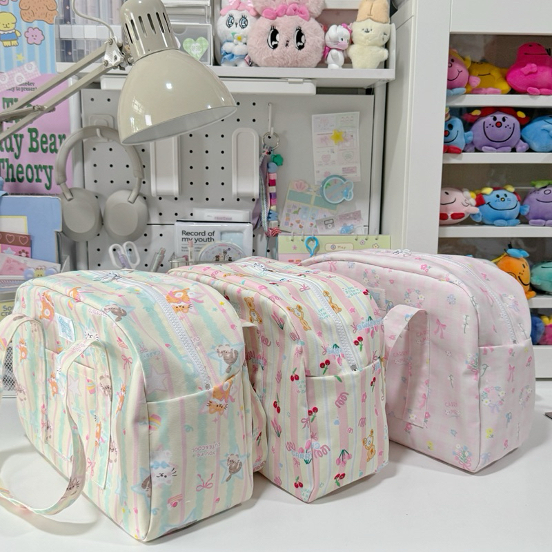 [AVAILABLE] Carryme กระเป๋าสะพายลายผ้าแคนวาสทูโทนเหมาะกับ Ipad, A4, Macbook 15 นิ้ว