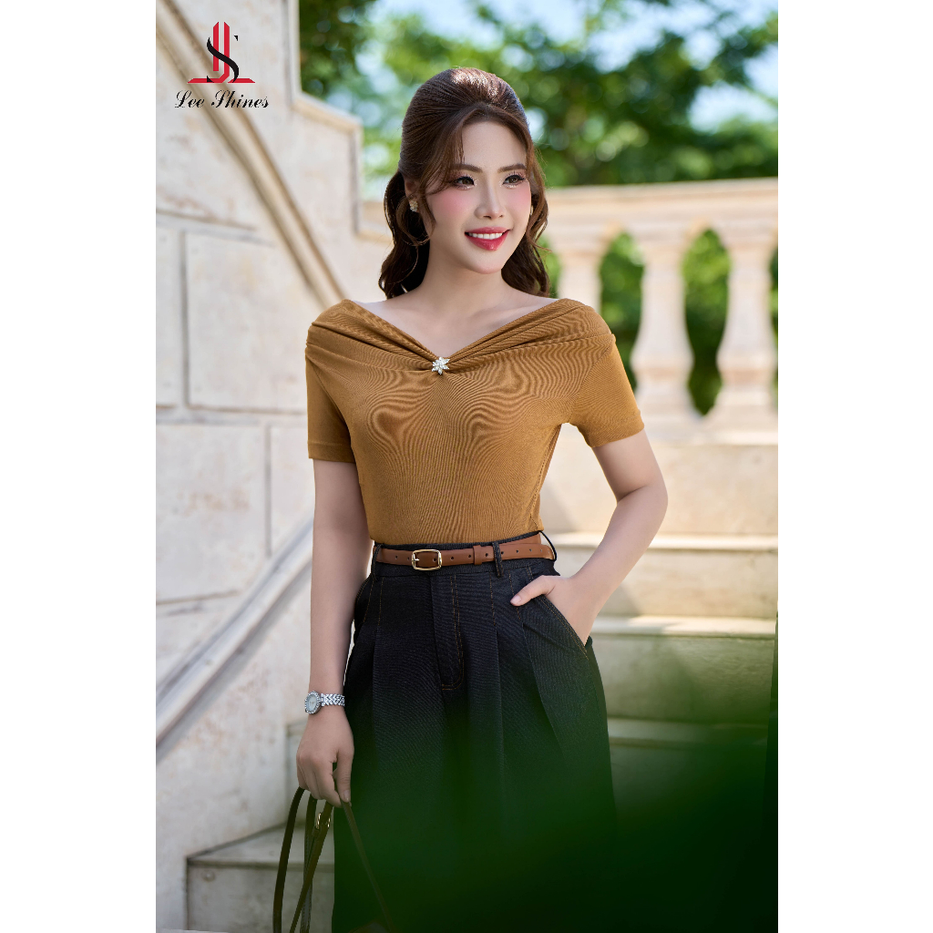 เสื้อยืดคอปกมีสไตล์ Lee Shines Soft Embeded Elastic Material