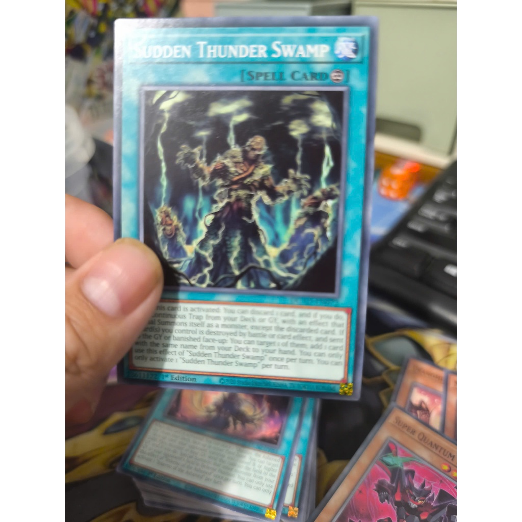 [Yugioh Funny Shop] การ์ด 1 ใบ Suddenly Thunder Swamp - DUAD-EN072 - ฉบับพิมพ์ครั้งที่ 1 ทั่วไป