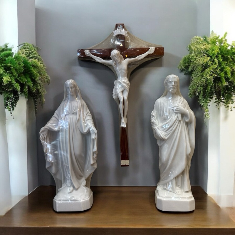 ชุดรูปปั้นคาทอลิกสีขาว 3 ชิ้น – Our Lady, Saint Joseph (30cm) & Cross (35cm) | วิคตอเรีย คอลเลคชั่น