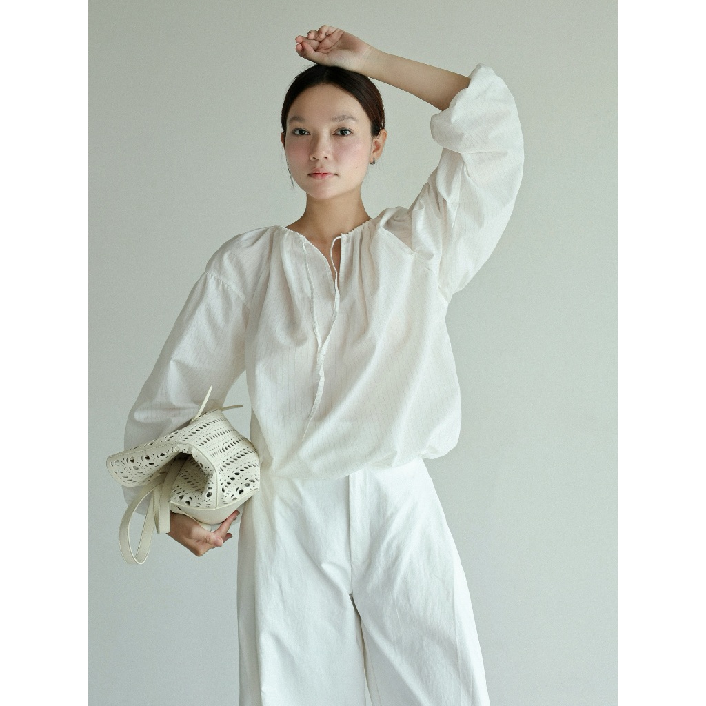 เสื้อเชิ้ตแขนพัฟลายทาง SOMS | เสื้อมาเบล